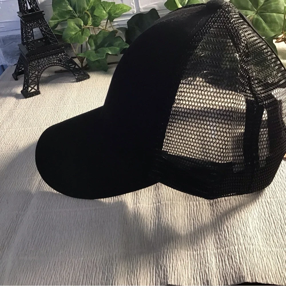 Ladie’s Black pony tail cap - Picture 6 of 6